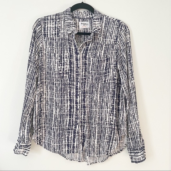 Anthropologie Holding Horses Sammie Navy blue & cream pattern button up top 2 - Picture 2 of 8